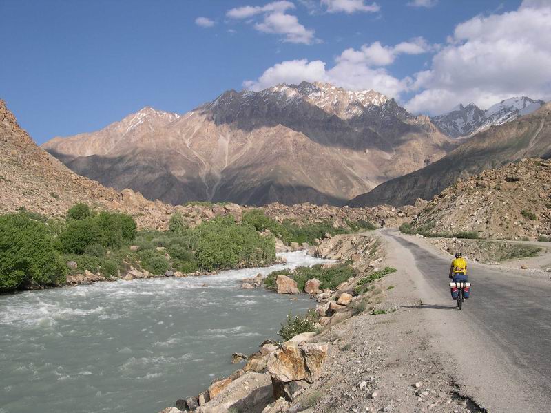   -   [http://www.velotourism.ru/Pamir2003/gricenko/pamir_2003_03_11.jpg]